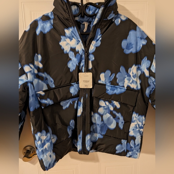 NWT Fabletics All Weather Jacket Floral XS - Picture 7 of 8